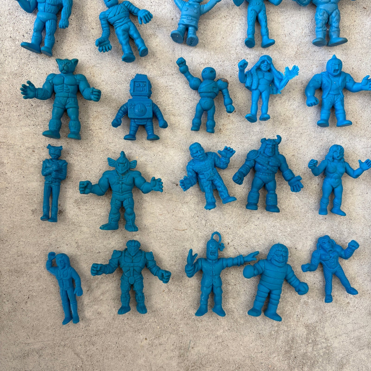 LOT 66 M.U.S.C.L.E Musclemen Kinnikuman Brocken Jr Blue Mini Kinkeshi 1980s