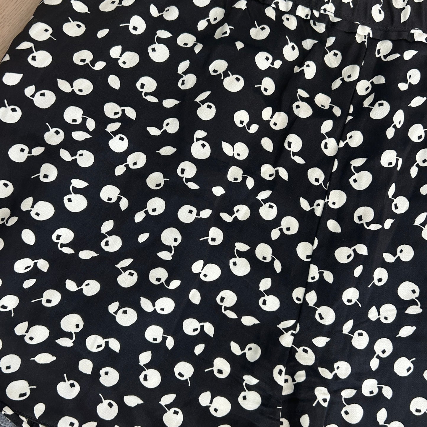 Maeve Anthropologie Black and Ivory Cherry Pattern Shorts Womens Size Large