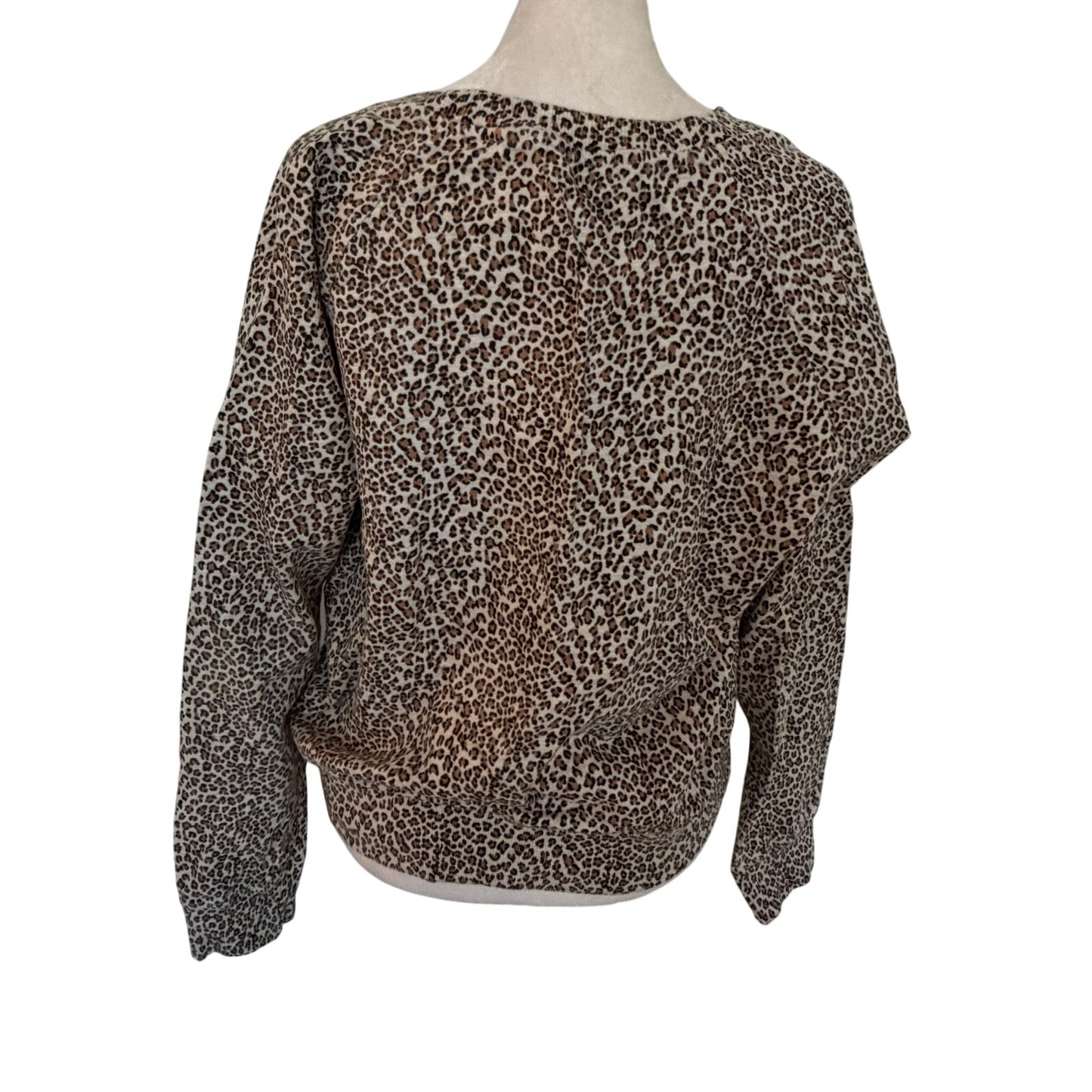 T.LA Cheeta Print Pullover Top Sweatshirt Banded Waist Womens Size Large Petite