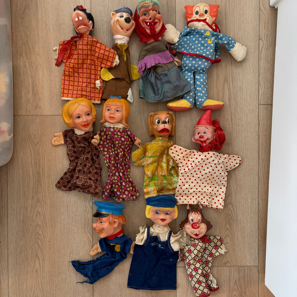 Vintage Hand Puppets Goofy, Dutch Boy, Bozo, Yogi Bear and MORE LOT 11