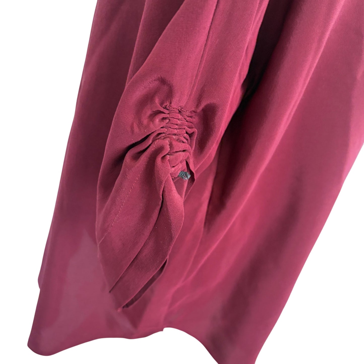 Rungolee Burgundy Pleat Front Short Sleeve Blouse V-Neck Womens Size Medium