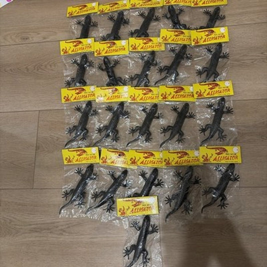 LOT 21 Vintage Dime Store Toy Suction Cup Alligators New Old Stock Sealed