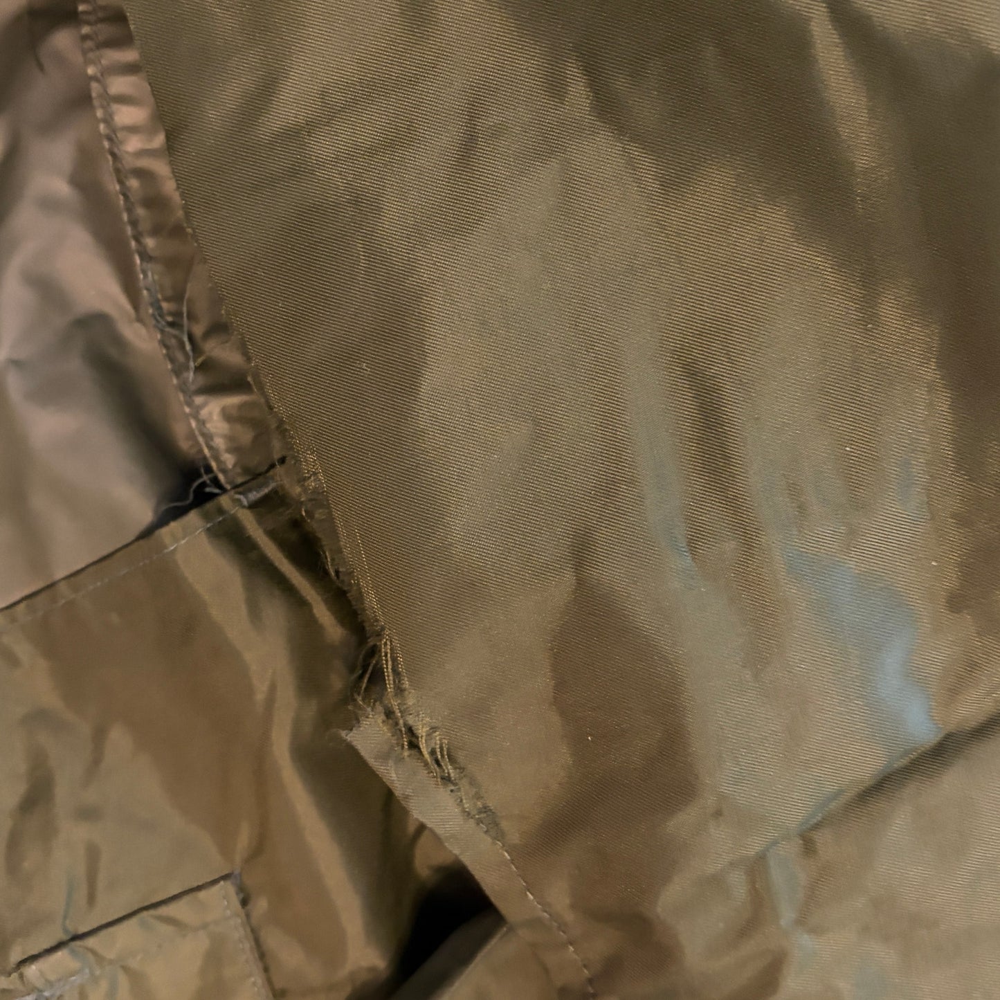 Vintage US Military Green Nylon Rubber Coated Raincoat Trench Coat Size 34