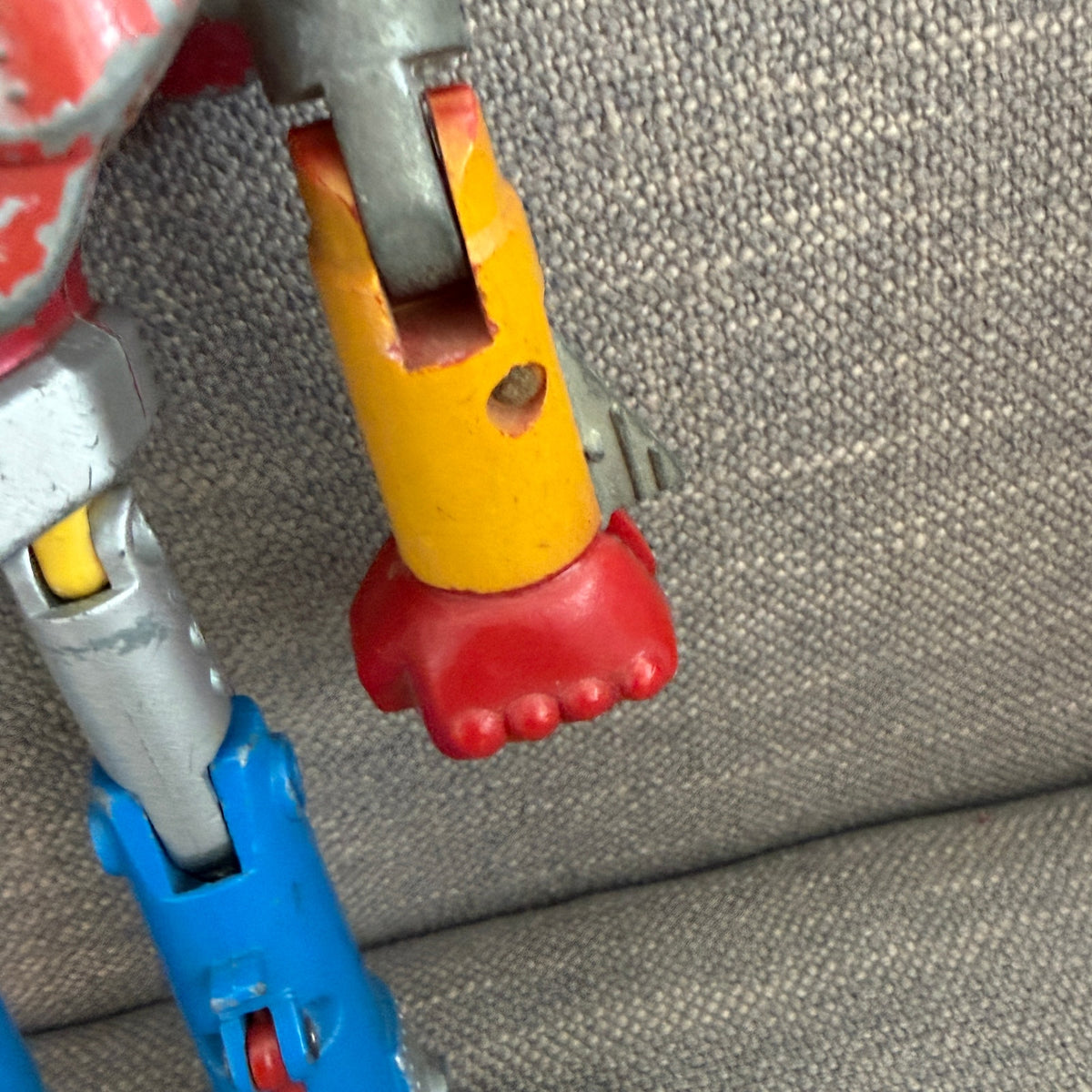 Vintage 1970s Bullmark UFO Warrior Dai Aplon Robot 8" Tall