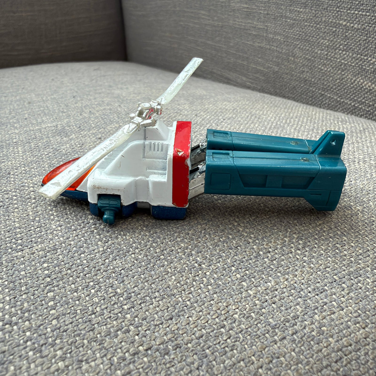 Vintage 1983 Tonka GoBots Cop-Tur Missing Propeller