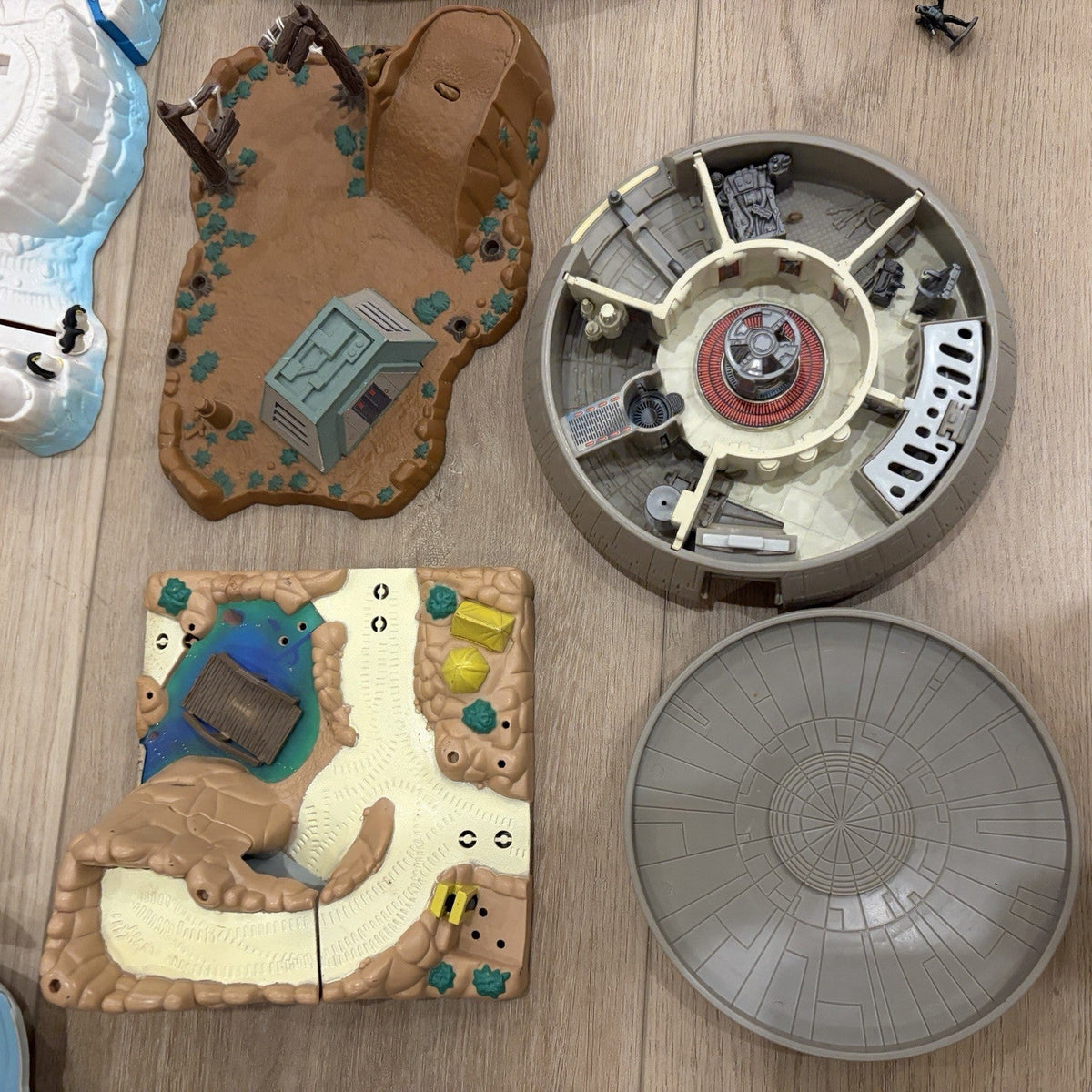 Huge VTG 1990s Star Wars and More Galoob Micromachines Playset + Figure LOT