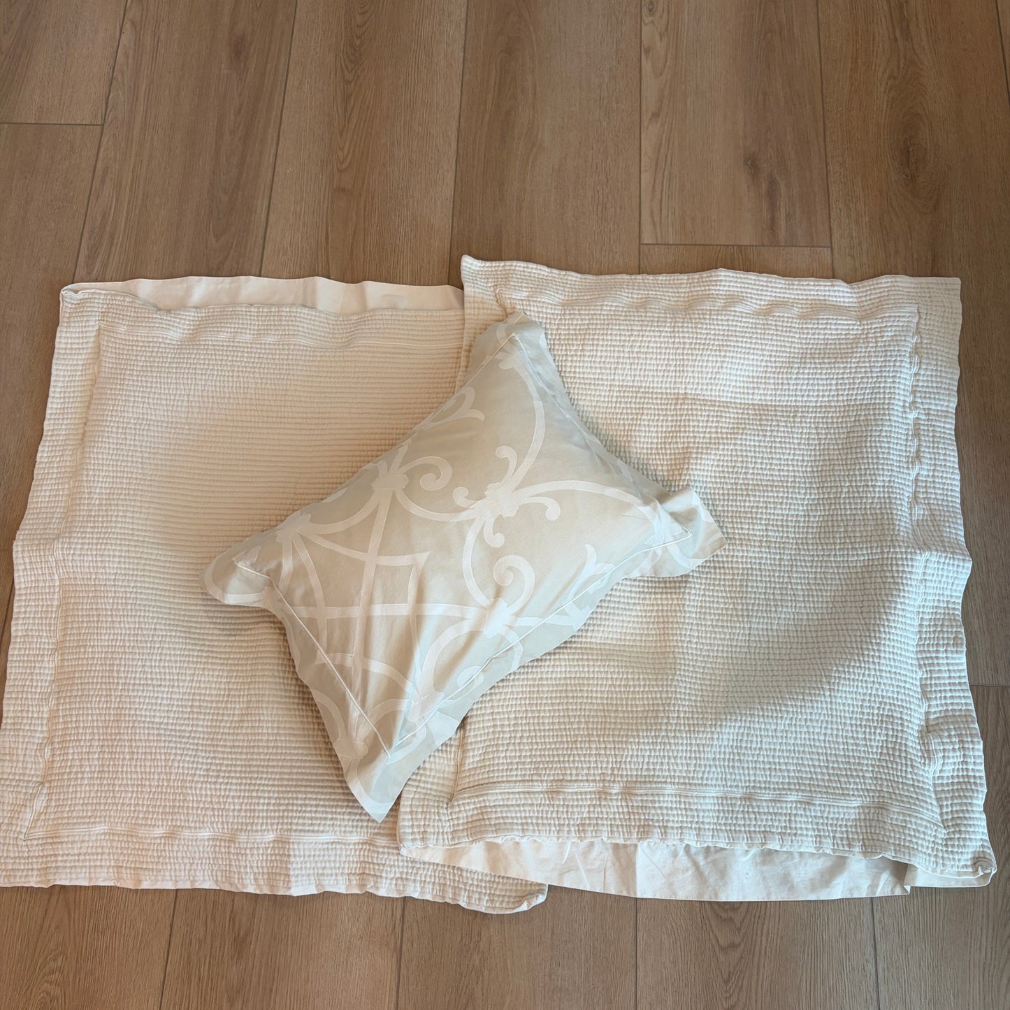 Yves Delorme LOT 4 Off-White, Ivory Pillow Shams, Lumbar Pillow Made in Paris