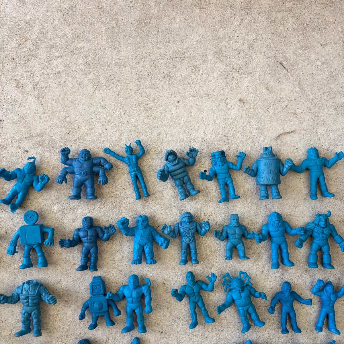 LOT 66 M.U.S.C.L.E Musclemen Kinnikuman Brocken Jr Blue Mini Kinkeshi 1980s