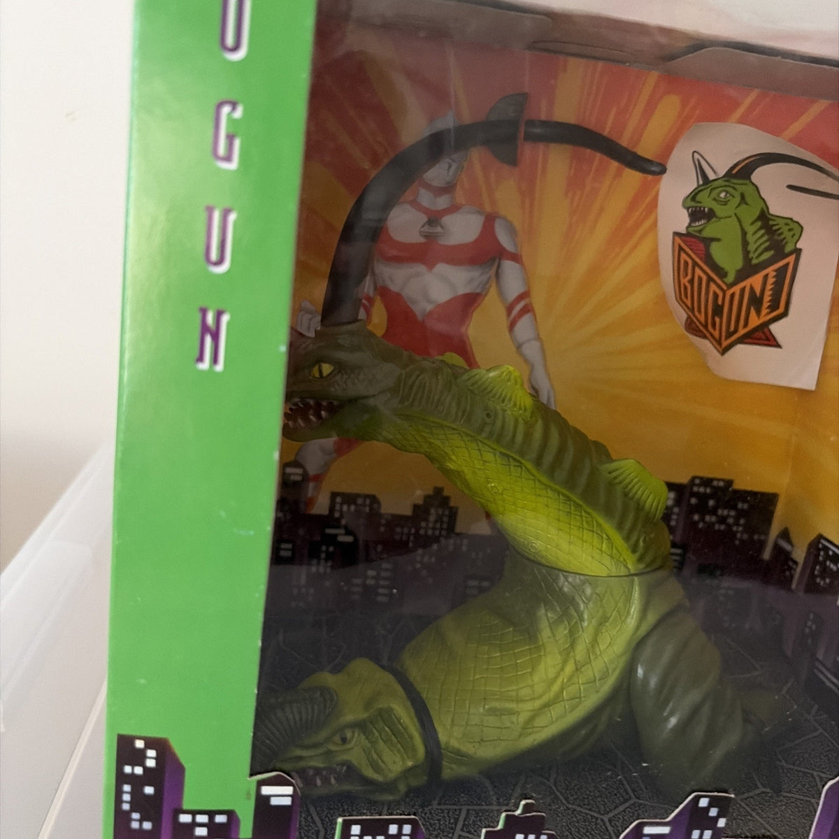 Ultraman Alien Intruder Bogun Action Figure NIB Dreamworks 1991 - Damaged Box